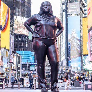 🚨BREAKING: 12-Foot Bronze Statue of Obese Black Woman Unveiled in Times Square Sparks Debate